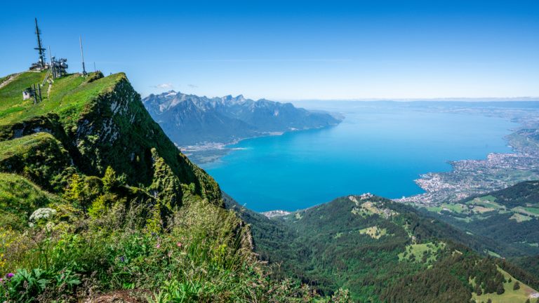 Top,Panoramic,View,Of,Geneva,Lake,Taken,From,Rochers-de-naye,Or